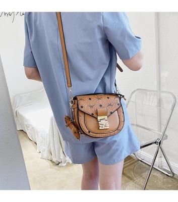 China 2021 Fashion Brand Style Shoulder Bag Tote Bag Large Capacity Handbag Luxury Brand Purses for sale