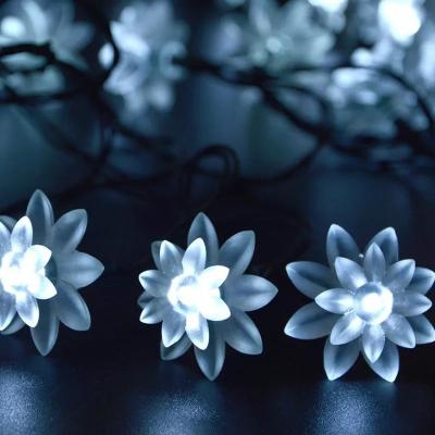 China Solar Powered Waterproof Solar Powered Lotus Flower String Lights Christmas Outdoor Decoration LED Garden String Light for sale