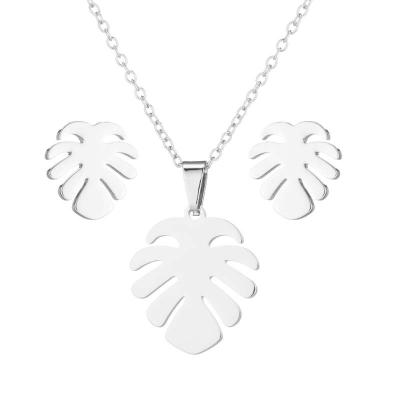 China Custom Fashion Chain Stainless Steel Gold Plated Hawaiian Palm Tree Necklace Necklace 2021 Latest Fashion Jewelry for sale