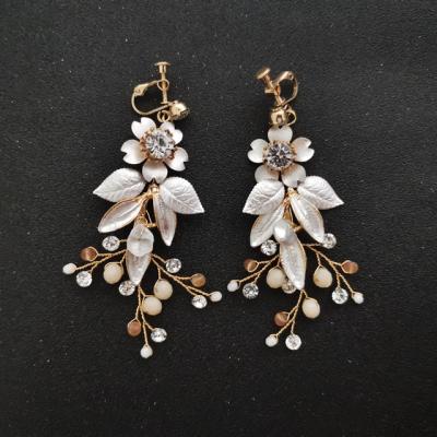 China SLBRIDAL TRENDY Handmade Rhinestones Crystal Pearl Clip on Wedding Dangle Earring Chandelier Fashion Women Girls Bridal Jewelry for sale