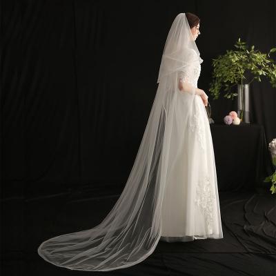 China SLBRIDAL Lace Edge Wedding Chapel Veil With Comb White Bridal Veils Wedding Accessories For Bride Wedding Women for sale