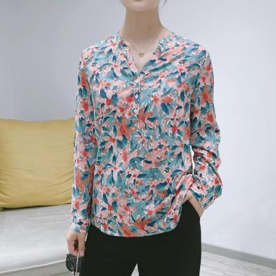 China Breathable Floral Plus Size Shirts Long Sleeve Ladies Blouses Fashion V Neck Casual Office Summer Ladies Fashion Vacation Tops for sale