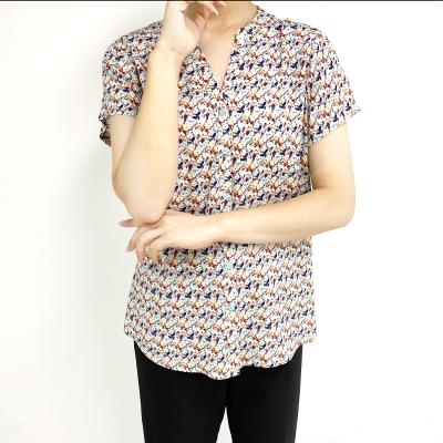 China Plus Size Breathable Floral Shirts Short Sleeve Ladies Blouses Fashion V Neck Fashion Vacation Office Summer Ladies Casual Tops for sale