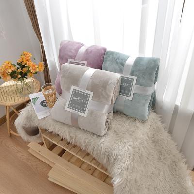 China Anti-Static Wholesale Custom Printing Flannel Blankets For Baby With Box Gift for sale