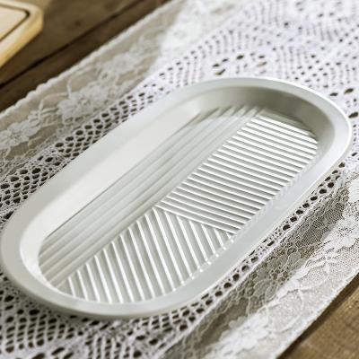 China Best Viable Wholesale Christmas 13 Inch Vertical Stripes Matte Gray Oval Dinner Dishes for sale