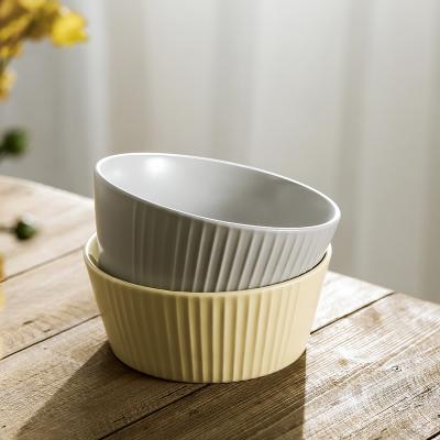 China Sustainable Deep Round Design Embossed Stripe Porcelain Ceramic Soup Bowl Set For Restaurant And Household for sale