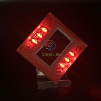 China ABS Monocrystal Silicon Waterproof Lifepo4 Panel Powered Single Flash Blue Red Color Cat Eyes Solar Road Stud Plastic for sale