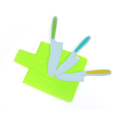 China 2022 4 Pcs Chef Sustainable Kitchen Knife Set Colorful Plastic Nonstick Baby For Meat And Fish for sale