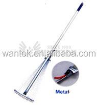 China Adjustable Steel Extendable Garden Rake Rake 15 Teeth for sale