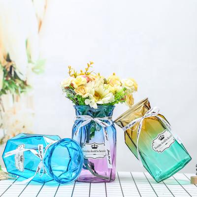 China New 2020 New Amazonian Classic/Postmodern Crystal Clear Glasses Flared Flower Vase Classic/Nordic Style Hot Sales Postmodern Mini To Wedding Decor for sale