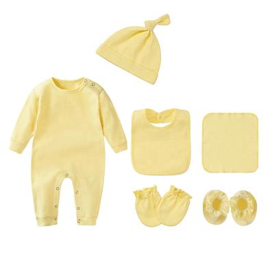 China Customized Plain 8 Pcs Baby Coverall Mittens Boots Bibs Hats Cozy Newborn Gift Set Newborn Baby Clothes for sale