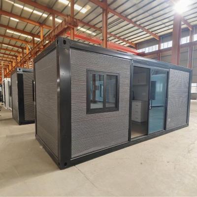 China Casa de contenedores plegables Estructura de acero fuerte y ligera con paneles de pared aislados para una vida cómoda y segura en venta