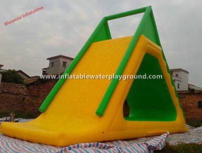 China Aqua-Park-lustige aufblasbare Wasserrutsche für Ozean/Meer, Handelsklasse 0.6mm zu verkaufen