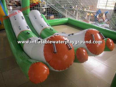 China Juguete inflable del Totter del agua de los adultos comerciales para el juego de los deportes acuáticos en venta