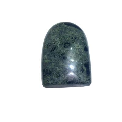 China Europe Wholesale Nature Polished Malachite Kambaba Jasper Crystal Quartz Peacock Eye Stone for Healing for sale