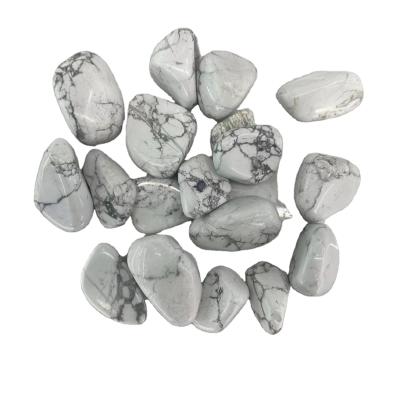 China Wholesale Bulk Polished Europe Howlite Crystal Gravel White Turquoise Tumbled Stones for sale