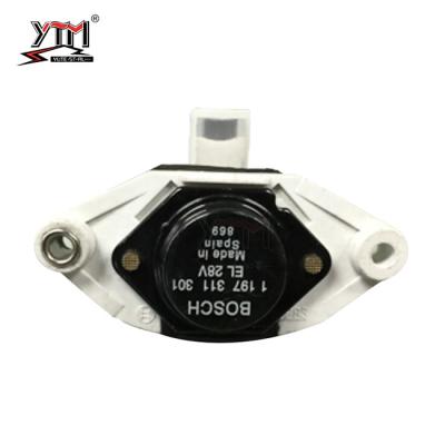 China Regulador de voltaje auto del alternador de Bosch del camión de Heavry 1197311301 694060 068499 en venta