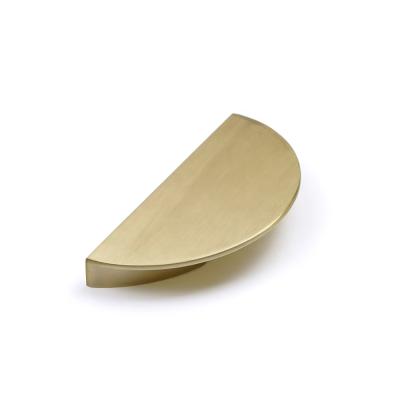 China Modern Modern Recessed Brushed Brass Cupboard Drawer Flush Pulls Edge Half Moon Handles for sale