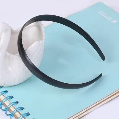 China Fashion 15mm White Plastic Toothless Black Headband High Stretch Hairhoops Headband Hairhoops For DIY Design for sale