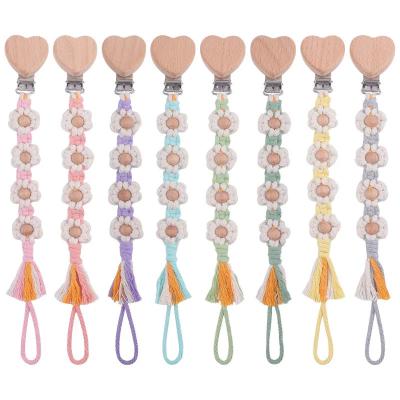 中国 Crochet Pacifier Chain Clip Eco Friendly Handmade Colored Teether Wood Clip 販売のため