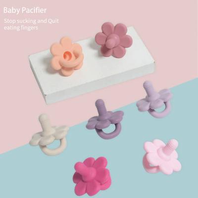 China Baby Products Food Grade Silicone Material Baby Chew Toy Flower-shaped Baby Nipple zu verkaufen