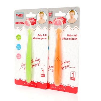 中国 Heat Resistant Newborn Accessories Infant Training Silicone Safety Feeding Spoon 販売のため