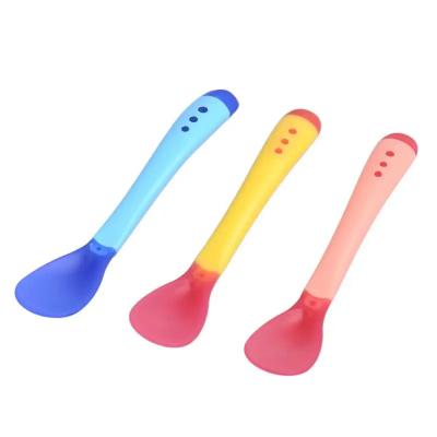 China BPA Free Silicone Spoon Set Soft Baby Feeding Training Soup Spoon Set en venta