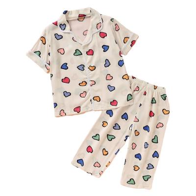 China Casual Bun Neck Heart Shape Print Fashion Costume Baby Pajamas Two Piece Set for sale