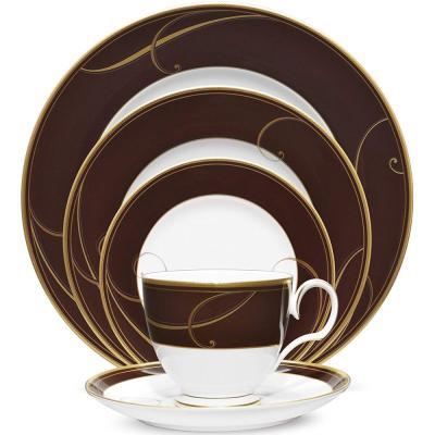 China 20pcs Round Sustainable Bone China Luxury Dinner Set, Modern Dinnerware Set With Gold Design for sale