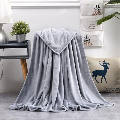 China Large Flannel Fleece Anti-Static Microfiber Easy Care Blanket Throw Plush Velor Custom Flannel Blanket for sale