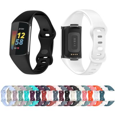 China Soft Pure Color TPU Smart Wristband Replacement Strap Replacement Watch Band for Fitbit Charge 5 Slim Silicone Watch Strap for sale