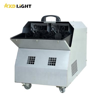 China Christmas Party Stage Effect Equipment 200w 2.5L Bubble Machine 2.5L for sale