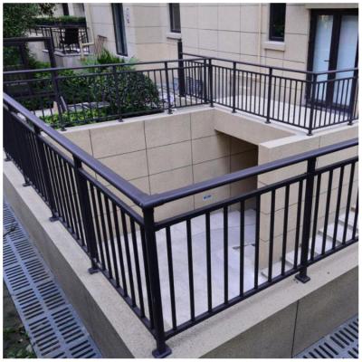 China High Quality Custom Easily Assembled Factory Metal Barrier Railing Channel Balcony Railing Fence for sale