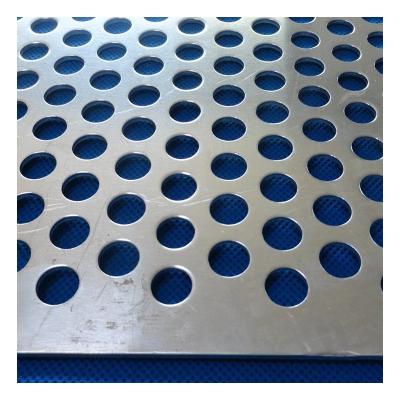 China Variety and Easy to Install Garden Fence Perforated Metal Plate Barrier Best Selling Punch Mesh for sale