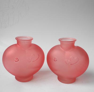 China Minimalist Unique Heart Shaped Glass Vase Sets Cute Mini Bud Vases For Home Office Hotel And Table Decoration for sale