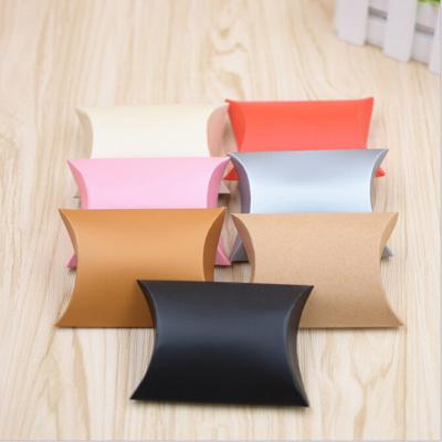 China Handmade Customized Kraft Paper Pillow Favor Box Wedding Favor Gift Candy Boxes for sale