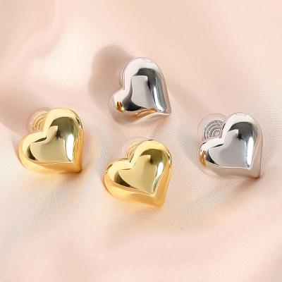 China High Quality Heart Shaped 18K Gold Plated Shiny Outdoor Heart Stud Earrings Stud Valentine's Day Birthday Gift For Women for sale