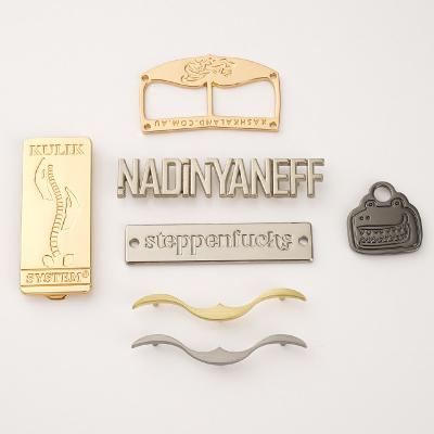 중국 Custom Gold Engraved Furniture Metal Hanging Tag Letters Logo for Sewing User-Friendly 판매용