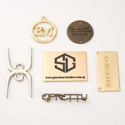 중국 Engraving Metal Label Logo Letters Metal Plate Logo Sewing Tags for Clothing Custom 판매용