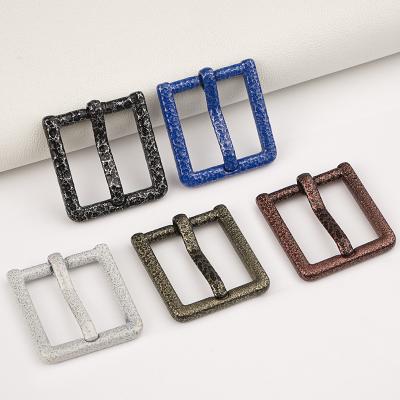 China Adjustable Pin Buckle 16mm for Handbag and Pet Collar Accessories Customized Logo en venta