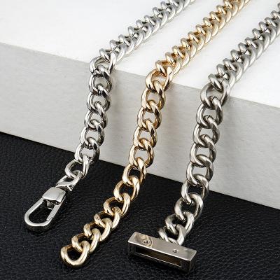 China Chain Strap Handle Hardware for Women Handbags Custom Bag Fittings Making Accessories en venta