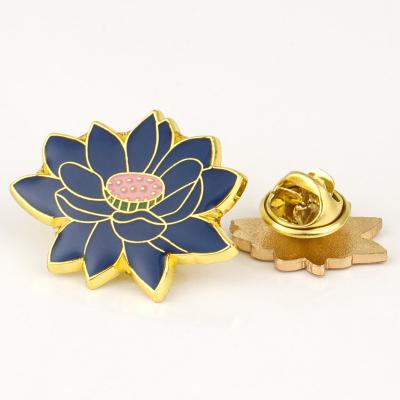 China 2-7MM Thickness Custom Lapel Pin Flower Soft Enamel Pin for Eco-Friendly Backpack zu verkaufen