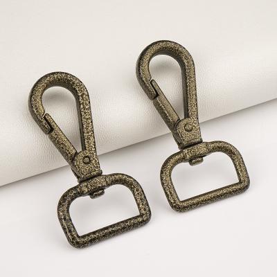 中国 20mm Metal Lanyard Swivel Hook User-Friendly and Bronze Webbing Spring Snap Hook 販売のため