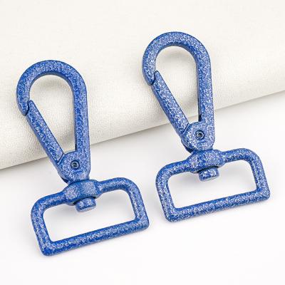 China Welcome Custom 25mm Zinc Alloy Snap Hook Clasp Blue Metal Dog Hook Buckle for Handbag for sale