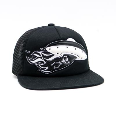 China Guangzhou COMMON Bill Mesh Back Snapbanck Hat Custom Flat, Black Polyester Foam Profile Snapback Hat With Leather Applique Logo for sale