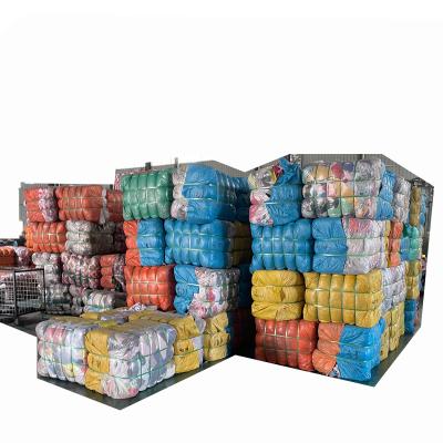 China Mixed style Guangzhou Wholesale Second Hand Clothing In Bale Bulk Apparel Container Supplier Summer Bales 45kg used Mixed clothing for sale