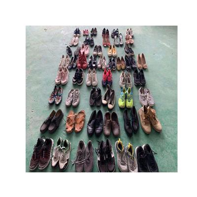 China Mixed Style Woman Kids Man Shoes Sneaker Wholesale Bulk 40fts Container Used Mixed Shoes Second Hand Shoes for sale