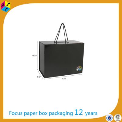 China Recycled Materials Black Foldable Cardboard Box With Rope Handle for sale