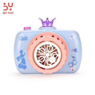 China 2022 Summer Hot Sale Plastic Color 5Holes Outdoor Solid Cute Crown Kids Party Gift Soap Water Bubble Camera Machine Toys for sale