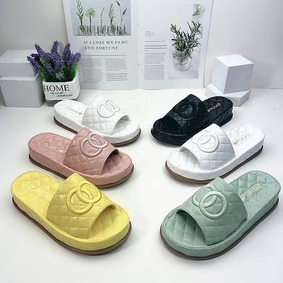 China Super Comfortable Soft Custom Cloud Cushioning Slips Sandals Slippers Women Luxury Famous Designer Brand Slippers for sale